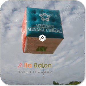 balon promosi udara kotak, balon udara kotak, balon promosi kotak, balon promosi custom, balon promosi helium, balon kotak branding, balon promosi event, inflatable kotak promosi, balon branding udara.