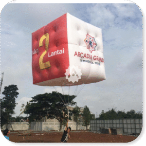 balon promosi udara kotak, balon udara kotak, balon promosi kotak, balon promosi custom, balon promosi helium, balon kotak branding, balon promosi event, inflatable kotak promosi, balon branding udara.